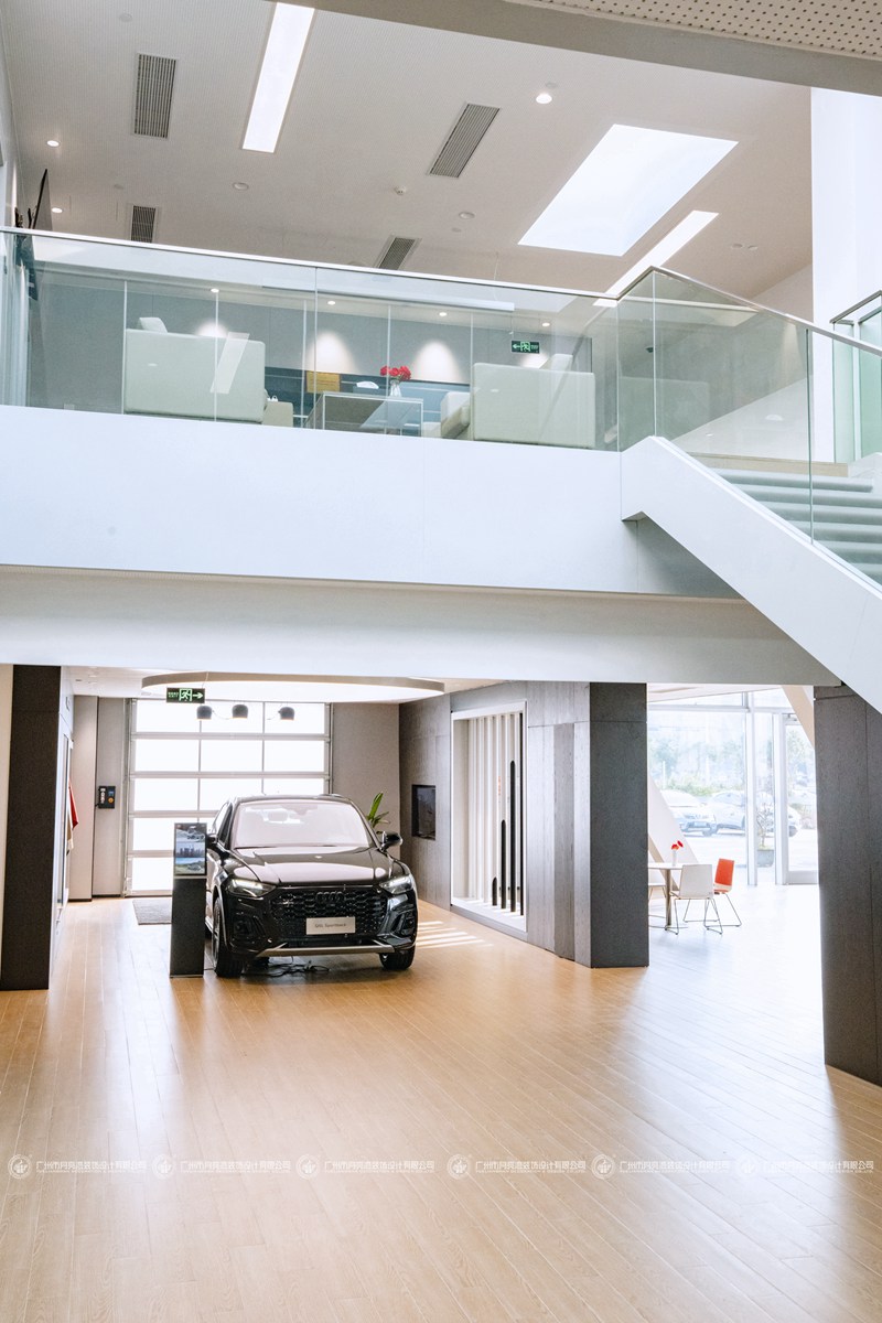 1710141171353571.jpg 豪華車展區(qū).jpg